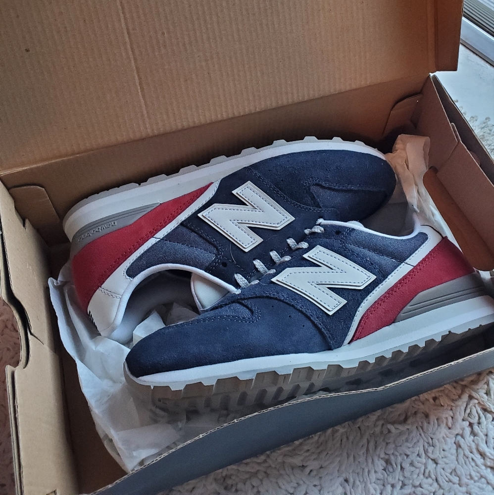 New Balance 996
